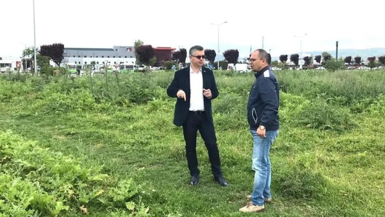 Alkan Kampüs Projesini inceledi. Balıkesir İl Tarım Müdürü Erkan Alkan Kampüs projesi ile ilgili inceleme yaptı . Beraberinde İdari ve Mali İşler Şube Müdürü Muhterem Aycan’da yer aldı.