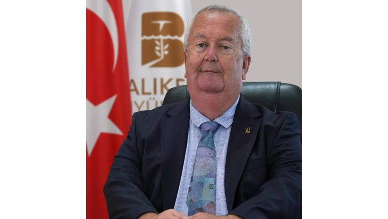 Himam’dan oy çağrısı. Gömeç Belediye Başkanı Mehmet İrem Himam sandığa gitmeyen vatandaşlara seslendi. Sandığa gelmeyen vatandaşları, sandığa davet etti.