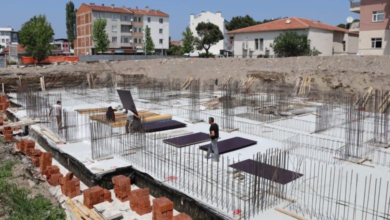 Hükümet Konaklarının yapımı başladı. İlçelerde hükümet konaklarının yenilenmesi ve kamu hizmetlerinin modern ortamlarda sunulmasına yönelik atılan adımlar devam ediyor.