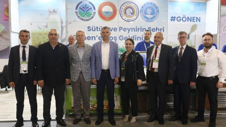 Manyas peynir fuarında .Manyas Belediyesi Üçüncü İstanbul Peynir ve Zeytin Fuarı'na katılım gösterdi. Manyas 3. İstanbul Peynir ve Zeytin Fuarı'n da peynirlerini sergiledi. 