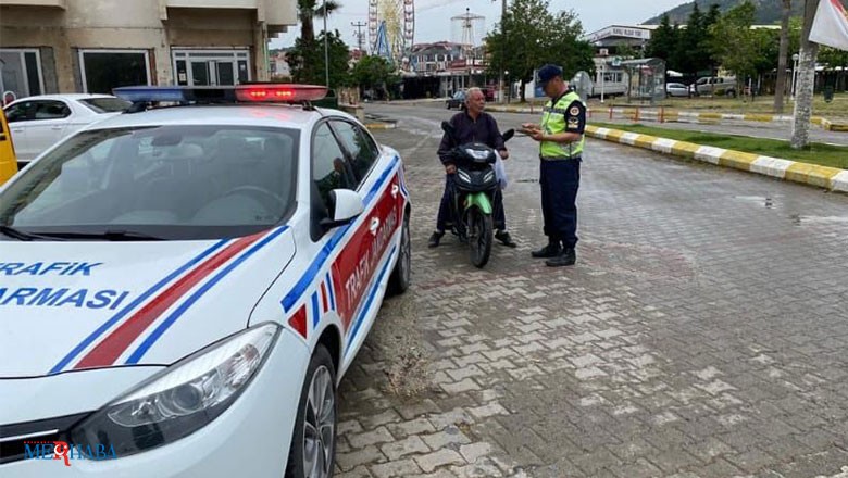 Balıkesir’de Balıkesir İl Jandarma Komutanlığı Trafik ekipleri motosiklet sürücüleri için denetim yaptı.