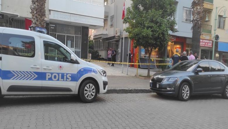 Babaannesini çapayla öldürdü. 15 yaşındaki bir çocuk, yine aynı yaştaki arkadaşıyla birlikte babaannesini eline geçirdiği çapa ile öldürdü.