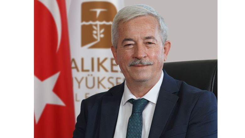 Burhan Karışık kimdir ? Burhan Karışık nereli ? Eğitim hayatı nedir ? Burhan Karışık‘ın asıl mesleği ne? Hangi partiden ?