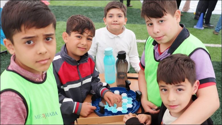 Depremzede Öğrencilere Çocuk Şenliği Yaptılar