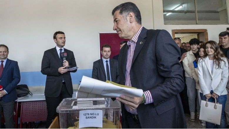 Sinan Oğan şartlarını açıkladı. 28. Dönem Cumhurbaşkanlığı ve Milletvekili Seçimlerini geride bıraktık. Cumhurbaşkanı adayları 50 artı 1 oy barajını geçemedi. YSK Başkanı Ahmet Yener seçimin ikinci tura kaldığını duyurdu.