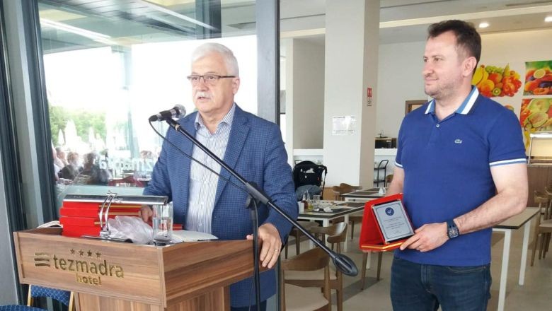 ÇYDD'den Başkan Deveciler'e Teşekkür Plaketi