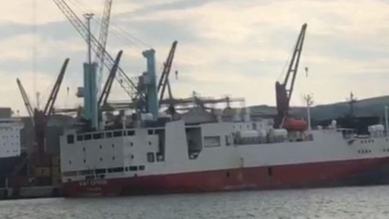 Tarım ve Orman Bakanlığı tarafından 500 bin baş canlı hayvan ithalatı gerçekleşmeye devam ediyor.Gıda ve Kontrol Genel Müdürlüğü'ne yapılan başvurular sonucunda kırmızı et piyasasında denge sağlamak isteniyor. Ayrıca artan et ihtiyacını karşılamak amacıyla ithalatı gerçekleştirilen canlı hayvanların ülkeye gelişi denizyolu ile devam ediyor.
