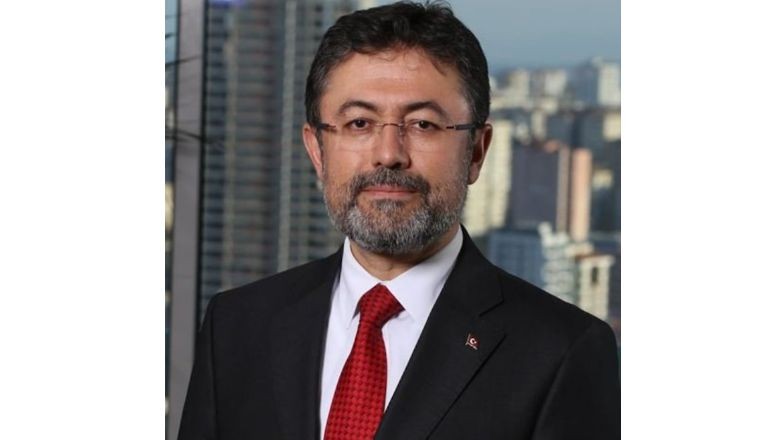 İbrahim Yumaklı Kimdir ? Yumaklı, Cumhurbaşkanı Recep Tayyip Erdoğan tarafından açıklanan yeni kabinede Tarım ve Orman Bakanı oldu. İbrahim Yumaklı'nın hayatı merak konusu oldu. Hayatı ve eğitimi ile ilgili bilgiler internette en çok aranan konular arasına girdi.