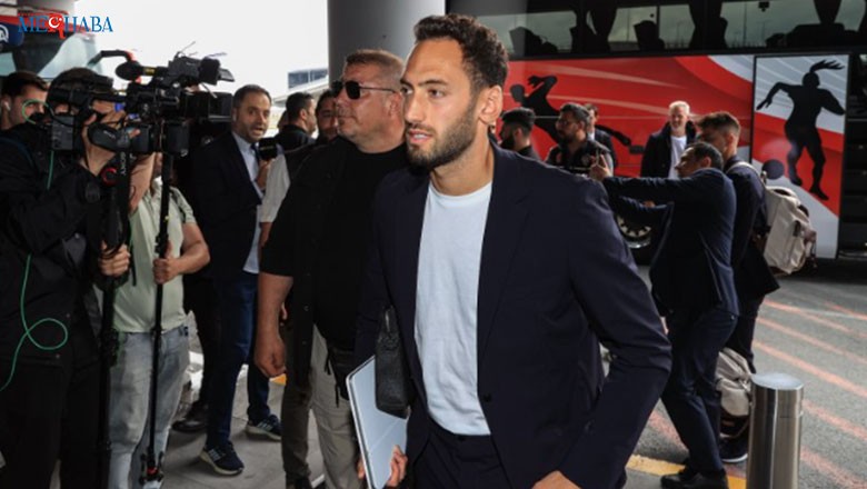 Milli Takım Letonya’da UEFA 2024 Avrupa Şampiyonası (EURO 2024) Elemeleri D Grubu 3. maçında 16 Haziran Cuma günü deplasmanda Letonya'yla karşılaşacak. A Milli Futbol Takımı, karşılaşmanın oynanacağı Riga'ya gitti.İstanbul Havalimanı Genel Havacılık Terminali'ne gelen ay-yıldızlılar, özel uçakla maçın oynanacağı şehre hareket etti.