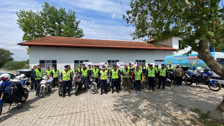 Motosiklet sürücüleri dikkat. Balıkesir İl Jandarma Komutanlığı yaşanacak kazaların önüne geçmek için denetime devam ediyor.