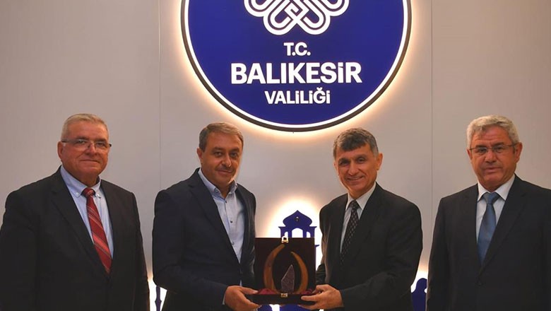 Ankara Balıkesirliler Derneği'nden Ziyaret Ankara Balıkesirliler Derneği Başkanından Vali Şıldak'a Ziyaret