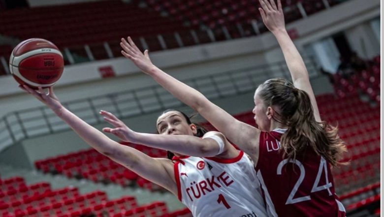 Basketbol Maçında Milliler Belçika'yı Mağlup Etti