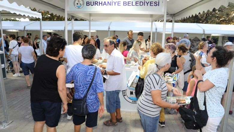 Burhaniye'de Kitap Fuarı Başlıyor