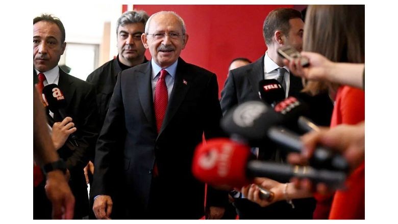 CHP'nin Kritik Belediye Başkanları Toplantısı Başladı. Ülke genelinde Cumhuriyet Halk Partisi'ne mensup belediye başkanlarının katılım gösterdiği kritik toplantı başladı.