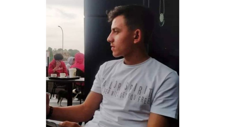Çocuk Parkında Cinayet Arkadaşı Kalbinden Bıçakladı