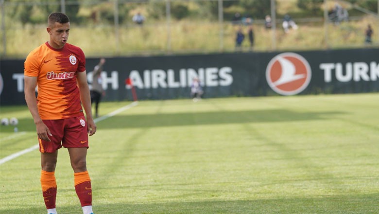  Fenerbahçe Eski Galatasaraylı Futbolcuyu Kadrosuna Katıyor
