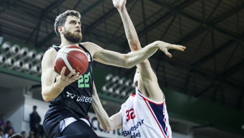 Hakan Sayılı Darüşşafaka'dan Pınar Karşıyaka'ya transfer oldu...