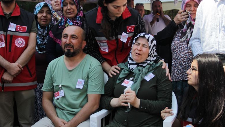 Kardeşi Şehit Ağabeyini Üniformasıyla Uğurladı
