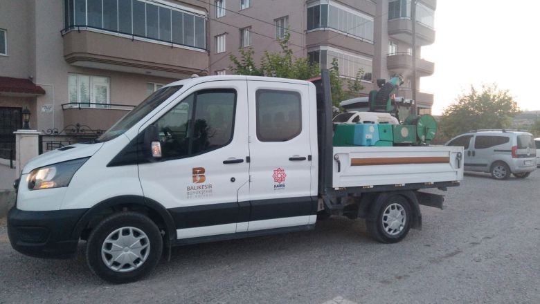 Karesi Belediyesi Haşere İle Mücadele Çalışmaları Devam Ediyor. Karesi Belediyesi, ilaçlama çalışmalarını aralıksız sürdürüyor. Ekipler ayrıca bayram tatilinde de çalışmalarını hız kesmeden devam etti.