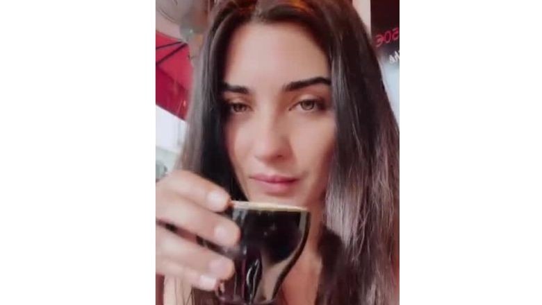 Oyuncu Tuba Büyüküstün Sosyal Medyada Gündem Oldu