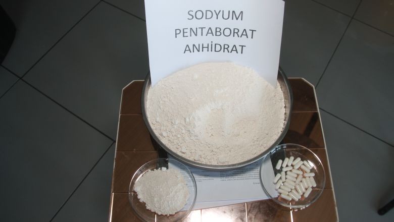 Soğuk algınlığı ve grip gibi durumlarda sağlık sektörü parasetamol ilaçlarını sıkça kullanıyor. Bu ilaçların Karaciğer ve böbrekler üzerindeki yan etkilerini azaltmak ve önlemek için bor ile yapılan çalışma başarılı oldu.