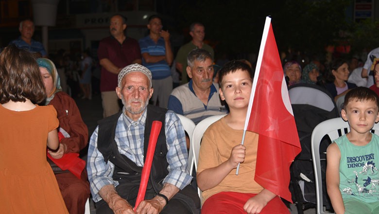 Sındırgı 15 Temmuz Kortejinde Buluştu