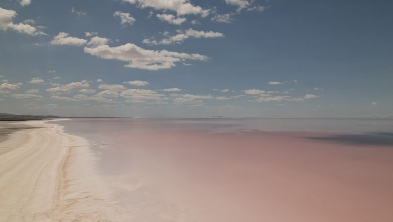 Tuz Gölü Pembe Renge Büründü