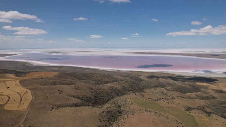 Tuz Gölü Pembe Renge Büründü