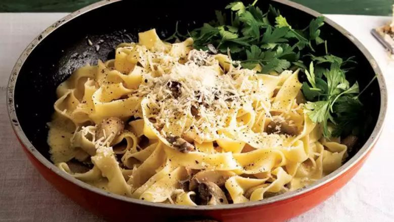 Mantarlı Ve Kremalı Makarna