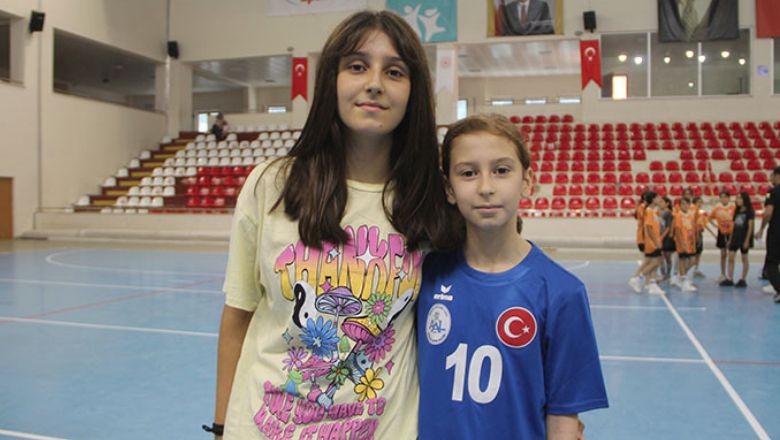 Ablasından Etkilendi Hentbola Başladı