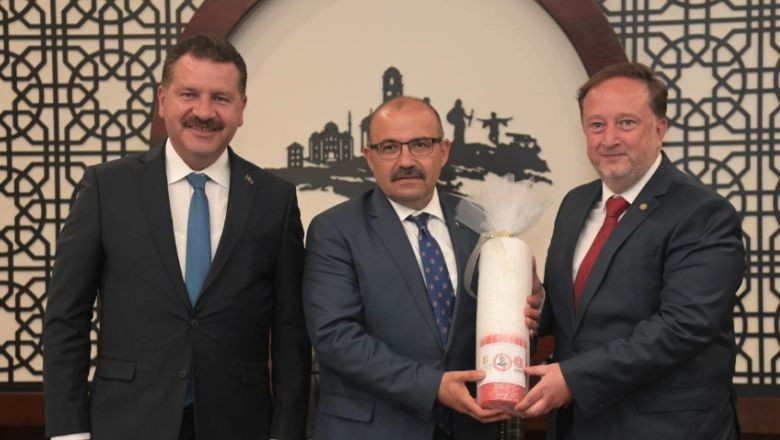 Balıkesir Protokolü'ne Kurtdere Güreşleri Daveti