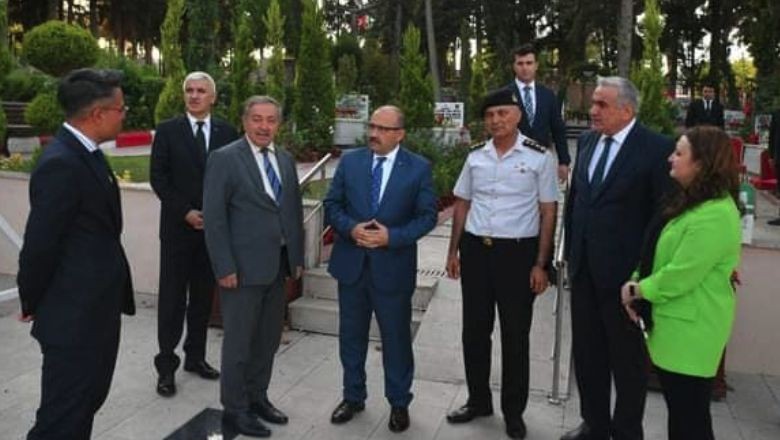 Balıkesir Valisi ve İl Müftüsünden Şehitlik Ziyareti