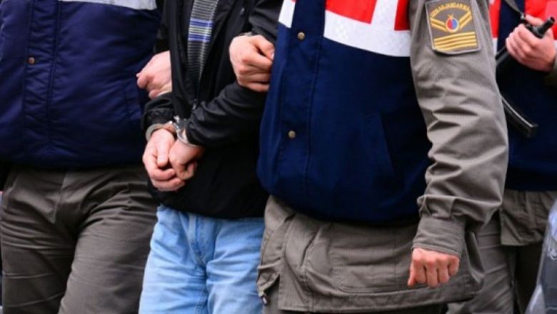 Balıkesir’de Kaçakçılık Operasyonu 78 Gözaltı Balıkesir’de Kaçakçılık Operasyonu 78 Gözaltı