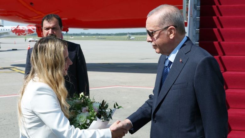 Cumhurbaşkanı Erdoğan Macaristan’da. Recep Tayyip Erdoğan, Macaristan Başbakanı Viktor Orban’ın daveti üzerine Macaristan'a gitti.
