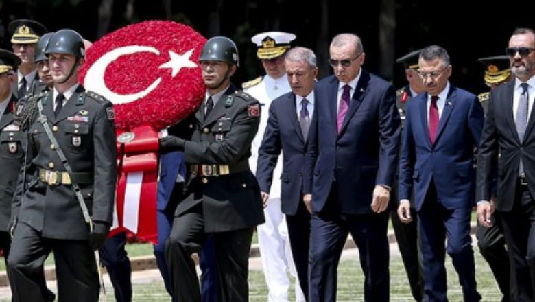 Cumhurbaşkanı Erdoğan ve YAŞ Üyeleri Anıtkabir'i Ziyaret Etti