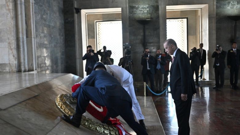 Cumhurbaşkanı Erdoğan ve YAŞ Üyeleri Anıtkabir'i Ziyaret Etti