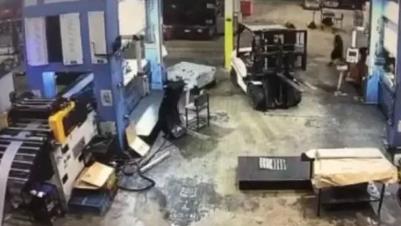 Fabrikada Dehşete Düşüren Kaza.Forklift ile duvar arasına sıkışan işçi Hayatını Kaybetti...