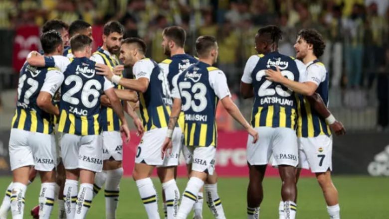 Taraftarlar Arasında Çıkan Kavga Maçın Uzamasına Neden Oldu