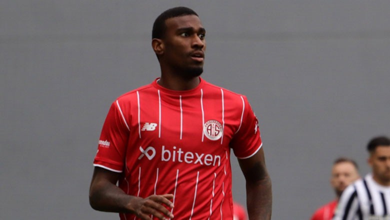 Haji Wright'tan Ters Köşe: Yeni Takımı Belli Oldu.Antalyaspor , Haji Wright'ın transferi için Coventry City ile prensipte anlaştı...