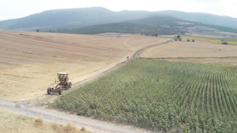 Tarla yolları Büyükşehir İle Güzelleşiyor