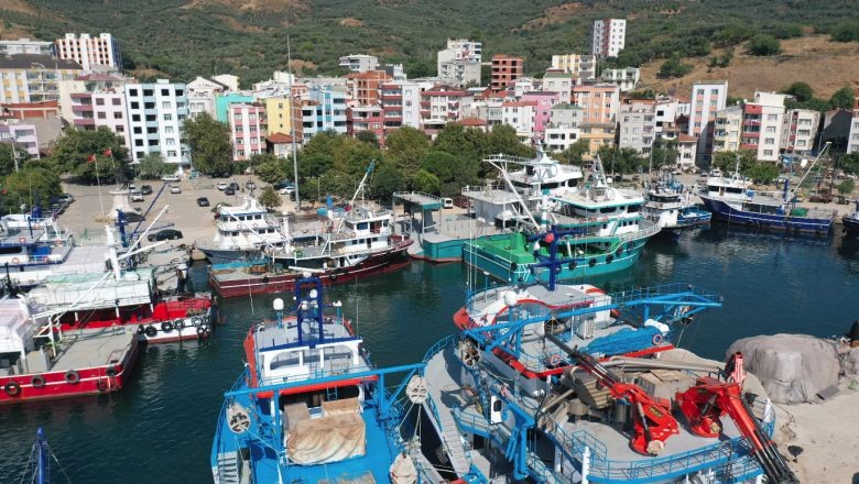 Balıkesir'de "Balıkçı Köyü" Nasibini Denizde Arıyor
