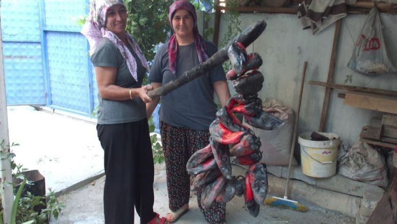 Balıkesir'de İmece Geleneğiyle Kışlık Yiyecek Hazırlığı