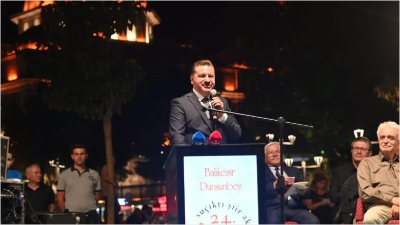 Balıkesir'de Suçıktı Akşamları Tarihi Meydanda Gerçekleşiyorc