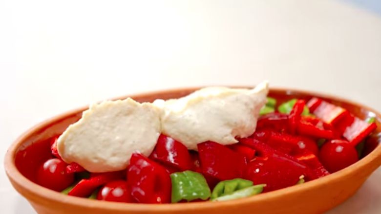 Baştan Çıkarıcı: Köz Patlıcanlı Peynir Güveci Tarifi