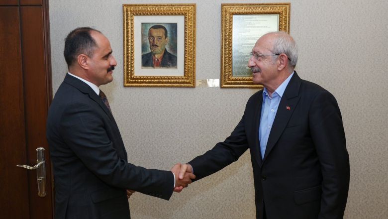 CHP'li Kılıçdaroğlu Atanamayan Uzman Çavuşlarla Bir Araya Geldi. CHP'li Kılıçdaroğlu, "Biz hazırız. AK Parti hazır mı? MHP hazır mı?" dedi.