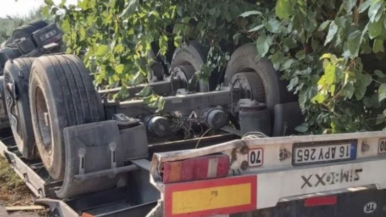 Feci Kaza: Saç Yüklü Tır Takla Attı