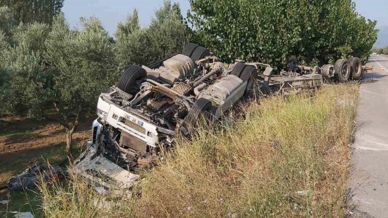 Feci Kaza: Saç Yüklü Tır Takla Attı
