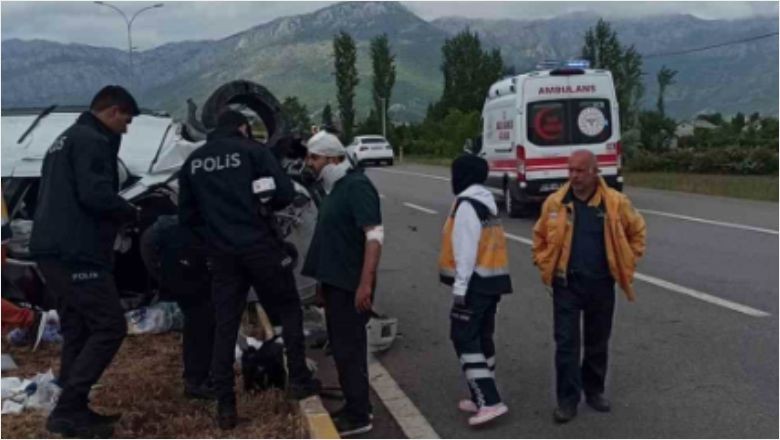 Kontrolden Çıkan Otomobil Takla Attı: Yaralılar Var