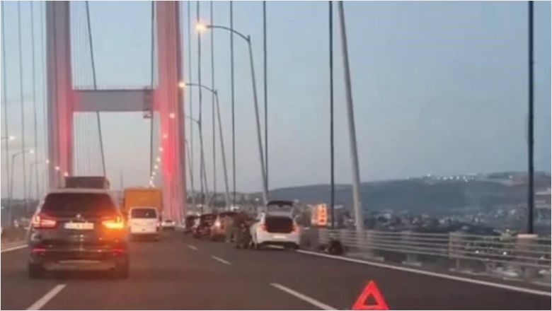 Köprüde Garip Olay! Kimse Ne Olduğunu Anlayamadı