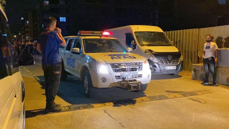 Korkunç Gece ! Merdiven Boşluğundan 17 Yaşında Çocuk Cesedi Çıktı. İnşaatın merdiven boşluğunda 17 yaşında kız çocuğu cesedi bulundu.